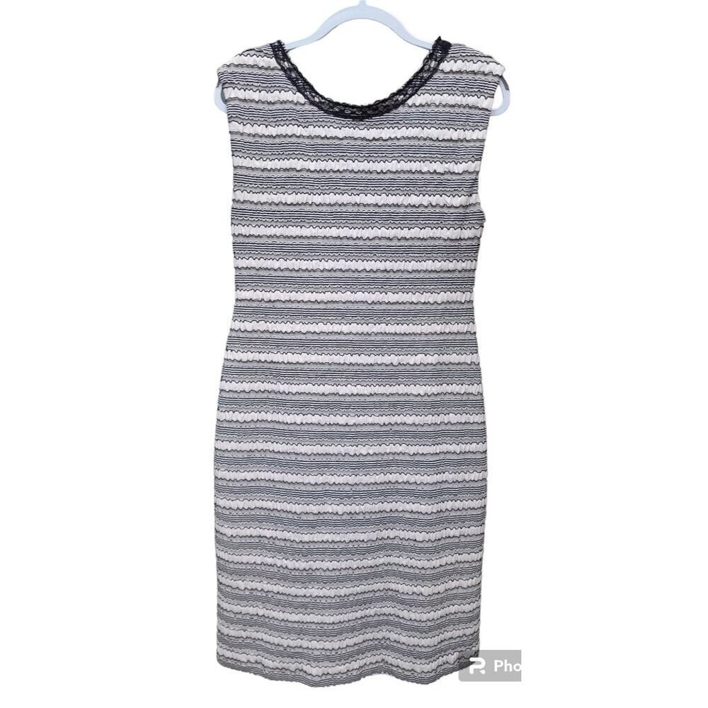 Rabbit Rabbit Rabbit Designs V-Neck Ruffle Dress Size 10 - Picture 8 of 10